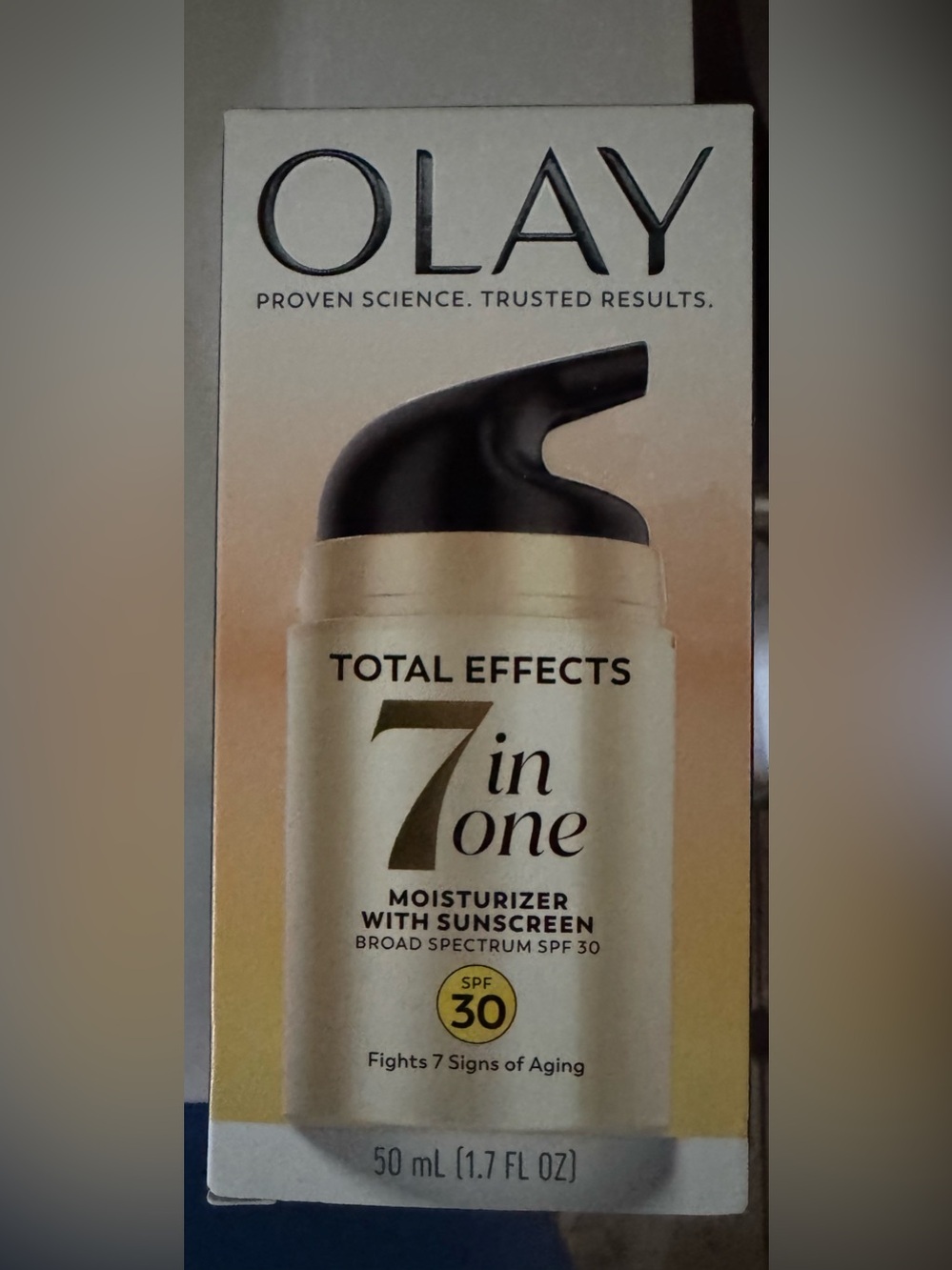OLAY Total Effects 7 in One Moisturizer – Gold and Black Pump